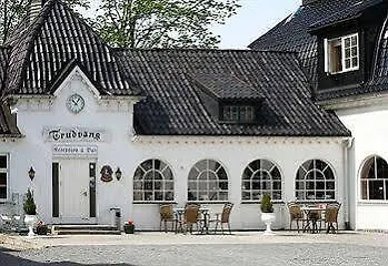 特鲁温杰西加德酒店 宾馆 拉尔维克